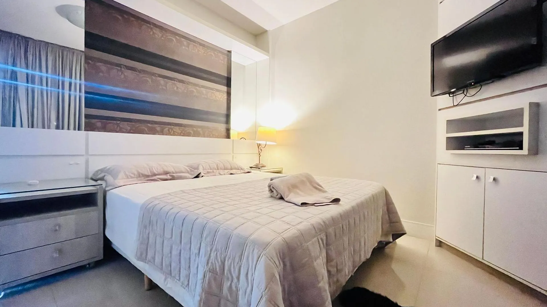 Curta!|190|Suites Belleville| Praia |Oceanic Aquarium Balneário Camboriú Brasile