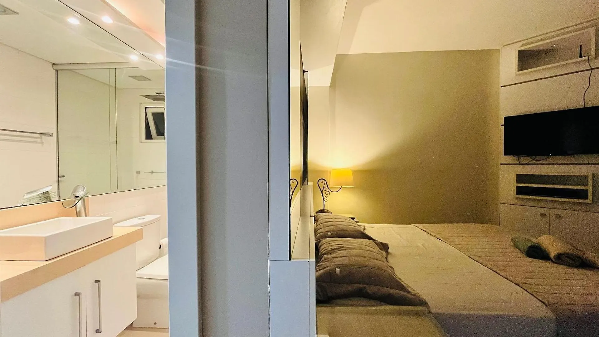 Appartamento Curta!|190|Suites Belleville| Praia |Oceanic Aquarium Balneário Camboriú